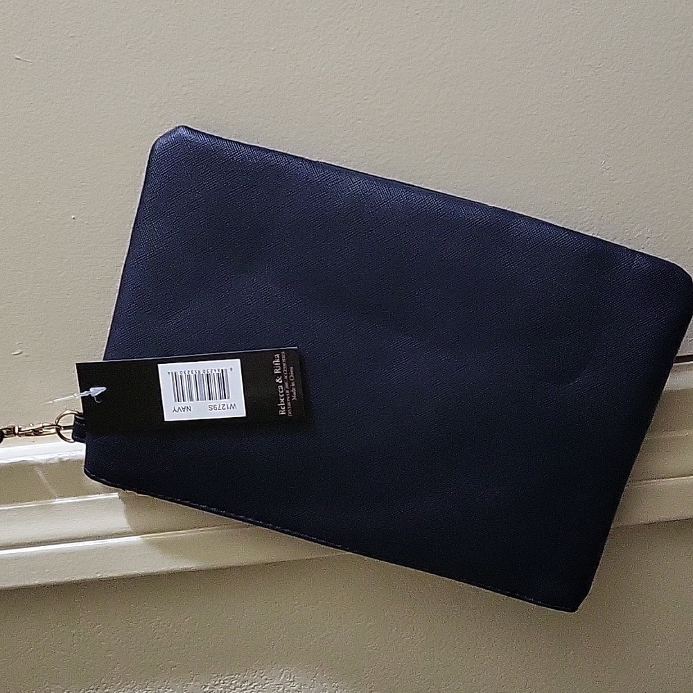 A purse - Picture 3 of 12